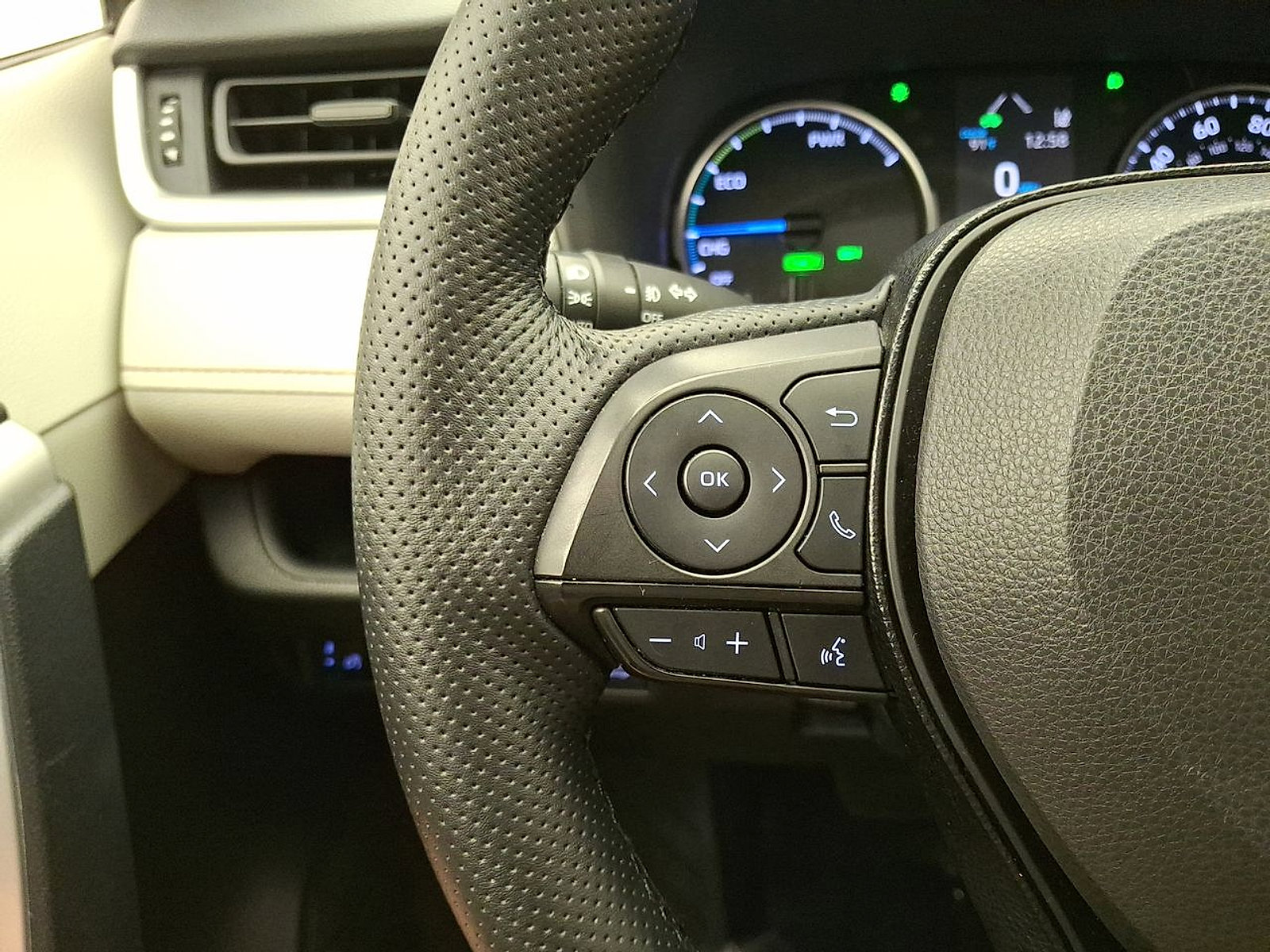 Certified 2019 Toyota RAV4 XLE w/ Convenience Package image 17