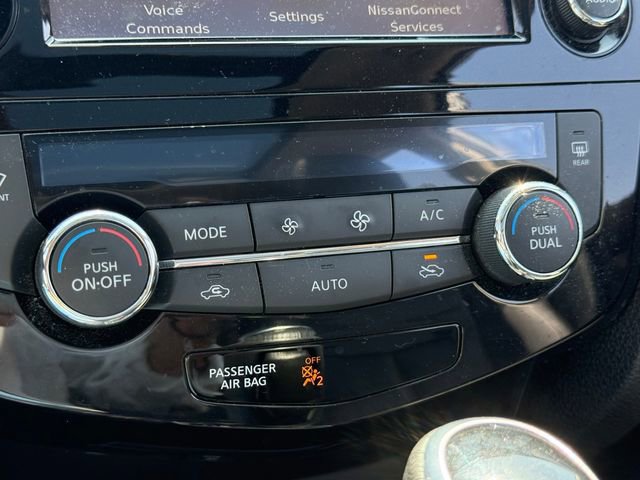 Used 2017 Nissan Rogue SL w/ SL Premium Package image 23