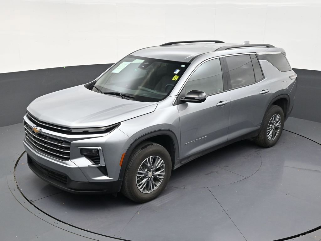 Used 2024 Chevrolet Traverse LT FWD image 12