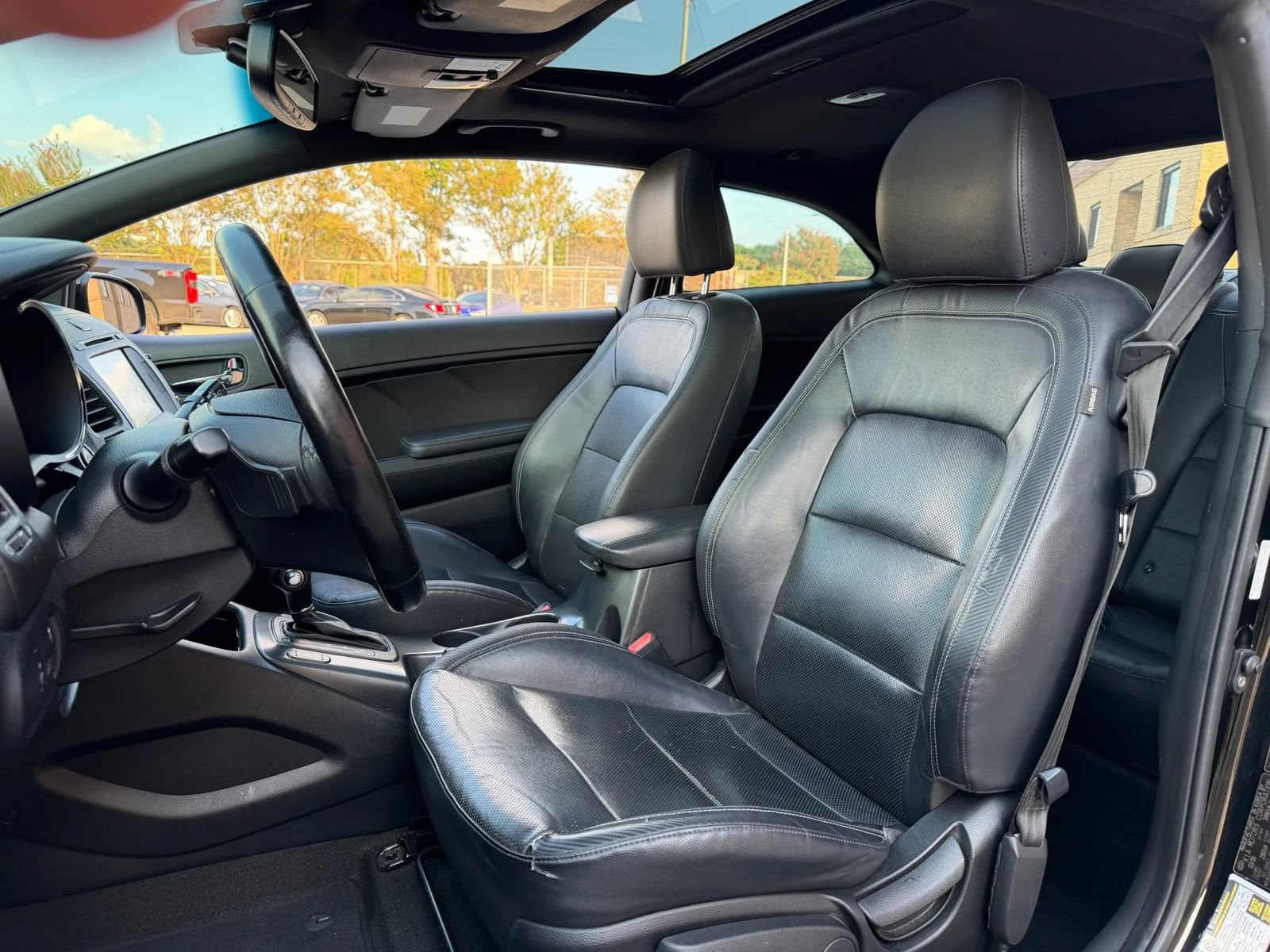 Used 2016 Kia Forte Koup SX w/ SX Premium Package FWD image 17