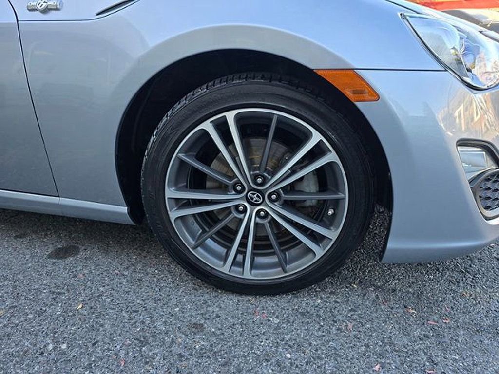 Used 2015 Scion FR-S image 10