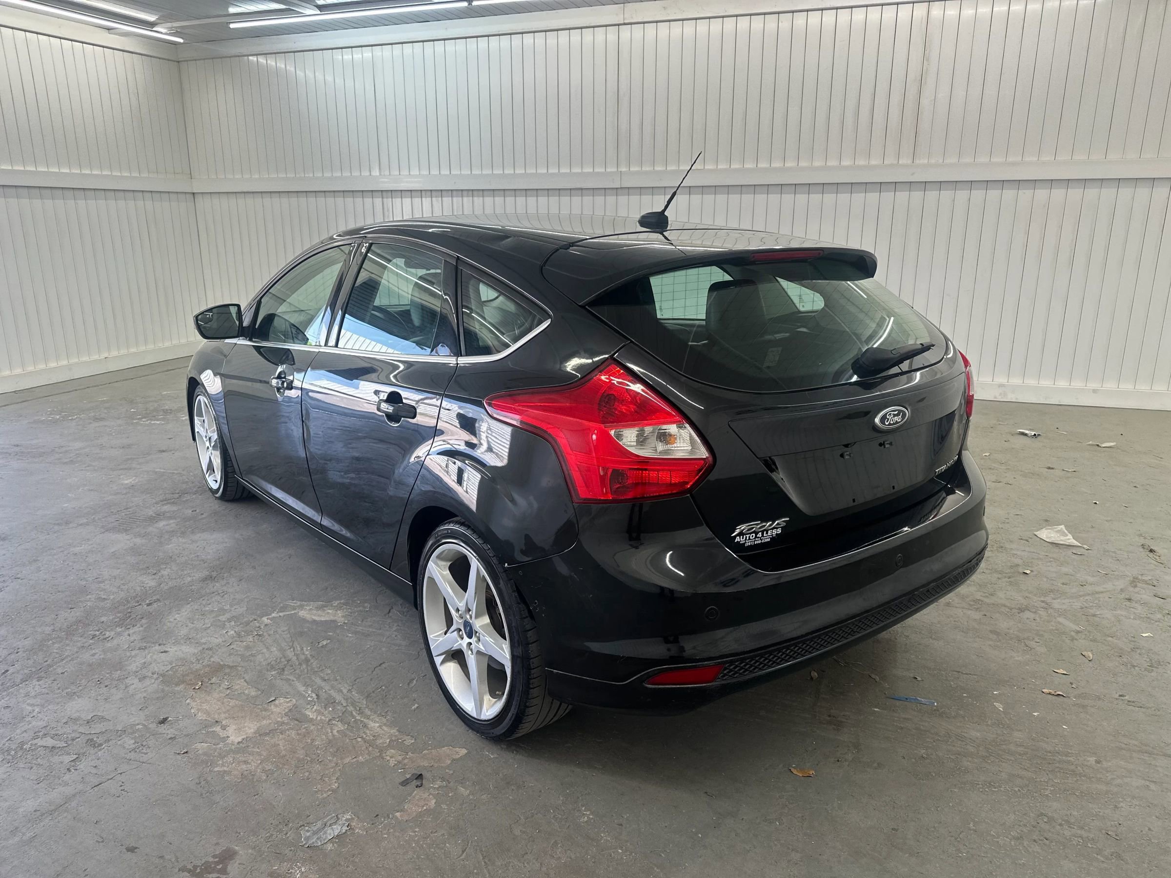 Used 2013 Ford Focus Titanium w/ Titanium Handling Pkg image 8