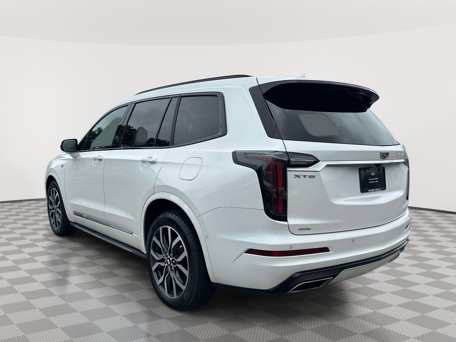Certified 2022 Cadillac XT6 Sport w/ Technology Package AWD/4WD image 4