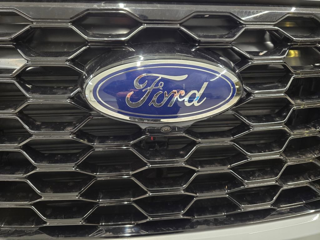 Used 2025 Ford Explorer Platinum w/ LUX Leather Package image 9