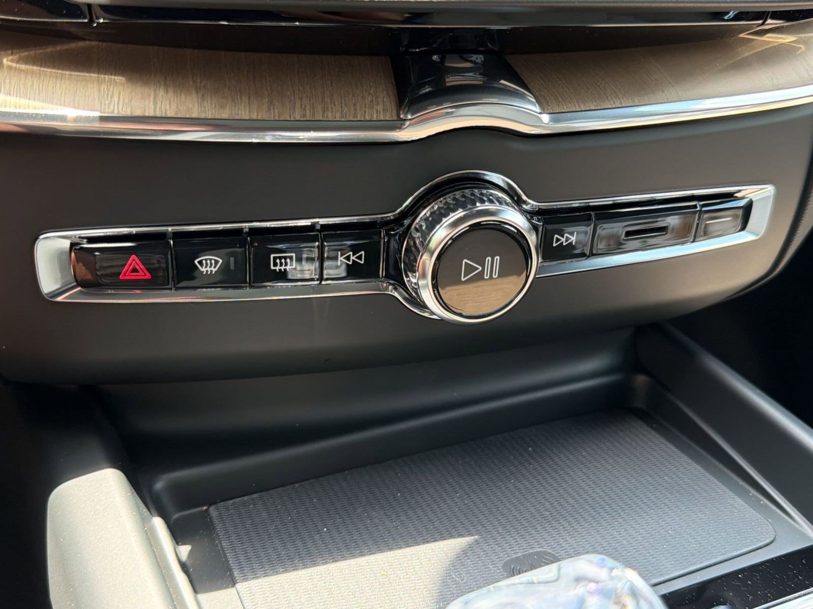 New 2026 Volvo XC60 B5 Plus w/ Climate Package AWD/4WD image 18