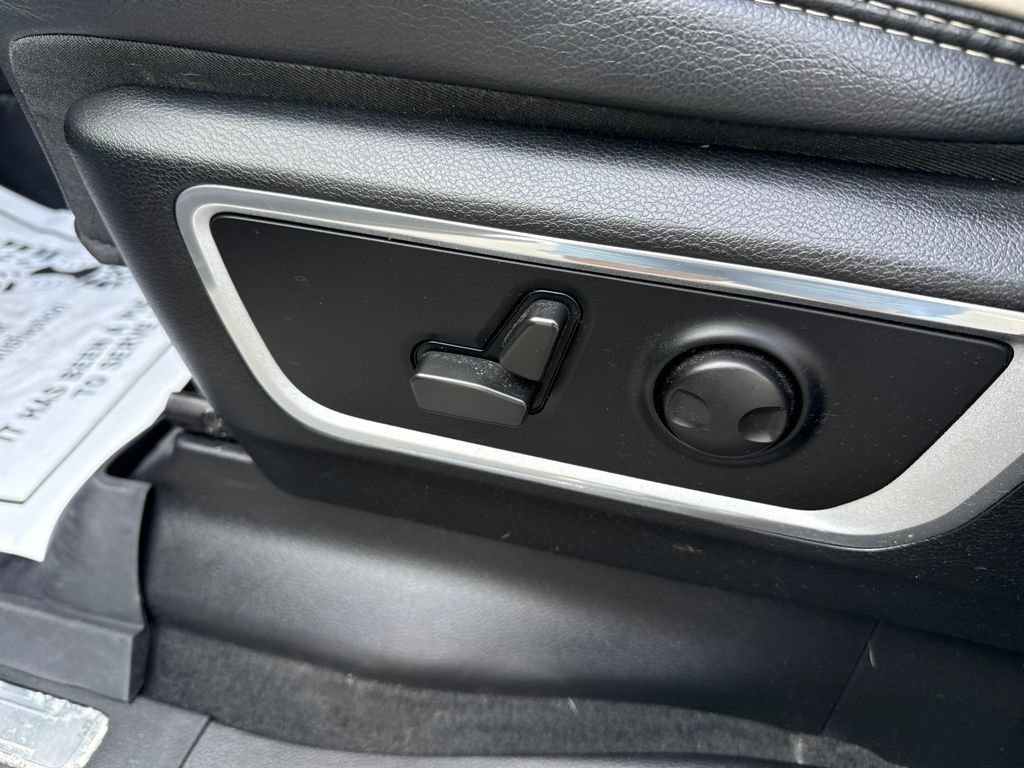 Used 2022 RAM 1500 Laramie AWD/4WD image 30