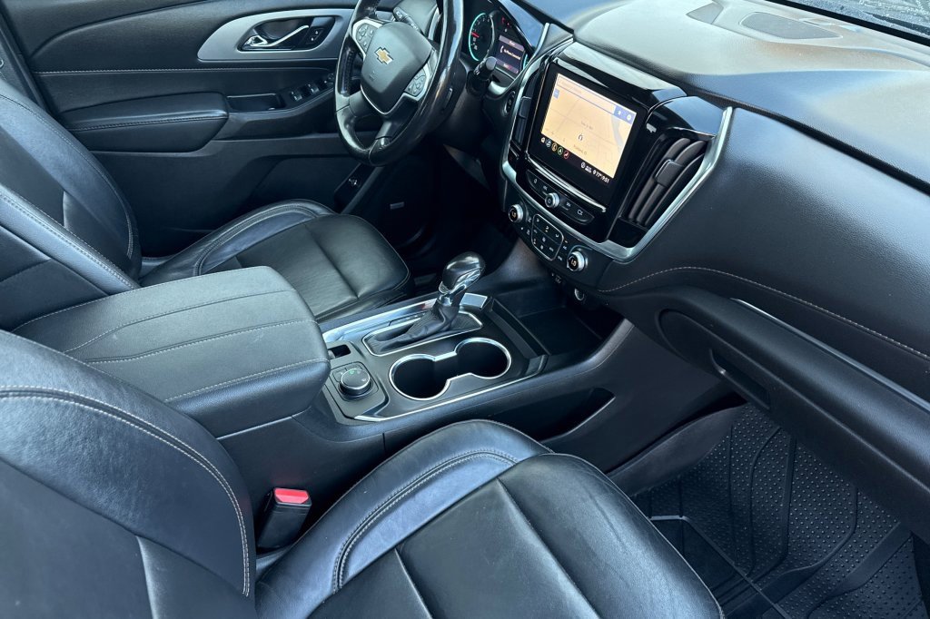 Used 2021 Chevrolet Traverse LT w/ LT Premium Package image 14