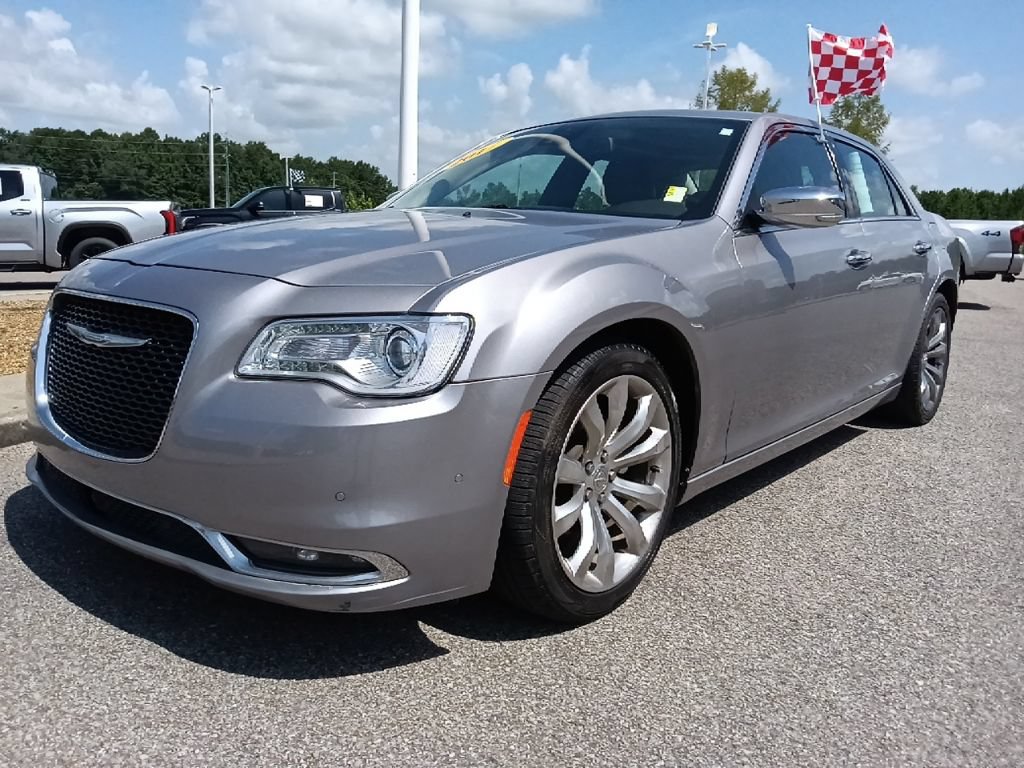 Used 2017 Chrysler 300 C w/ Safetytec Plus Group RWD image 8