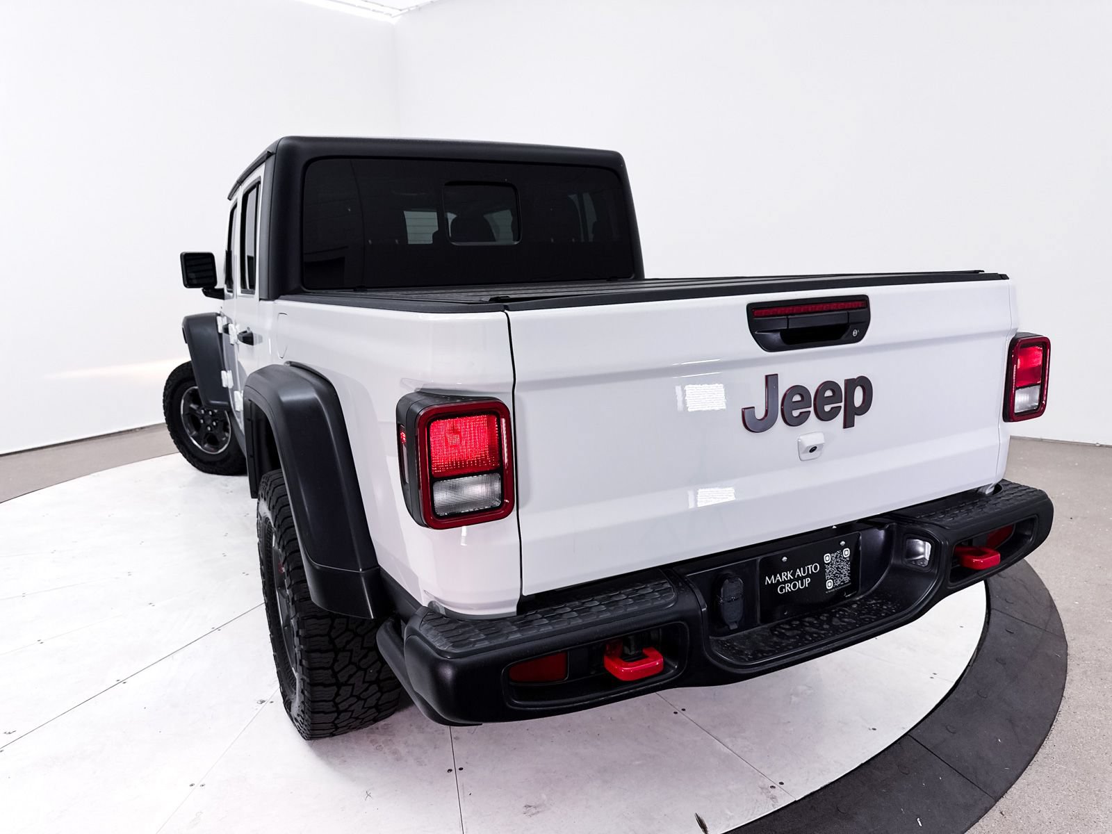 Used 2023 Jeep Gladiator Rubicon AWD/4WD image 7