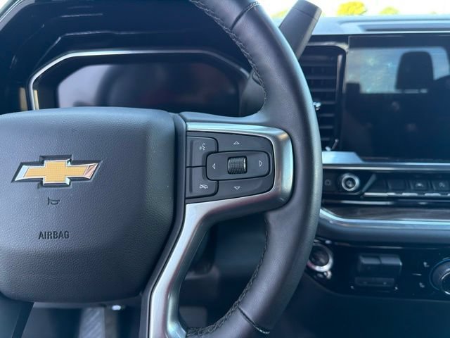 Used 2025 Chevrolet Silverado 1500 LT AWD/4WD image 25