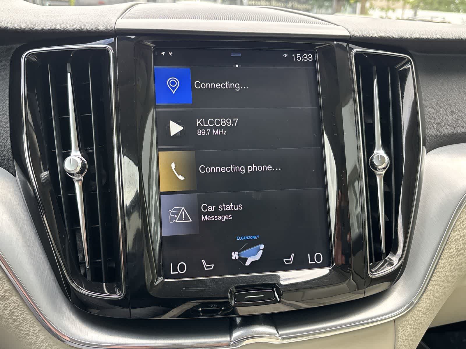 Used 2018 Volvo XC60 T5 Momentum w/ Convenience Package AWD/4WD image 14