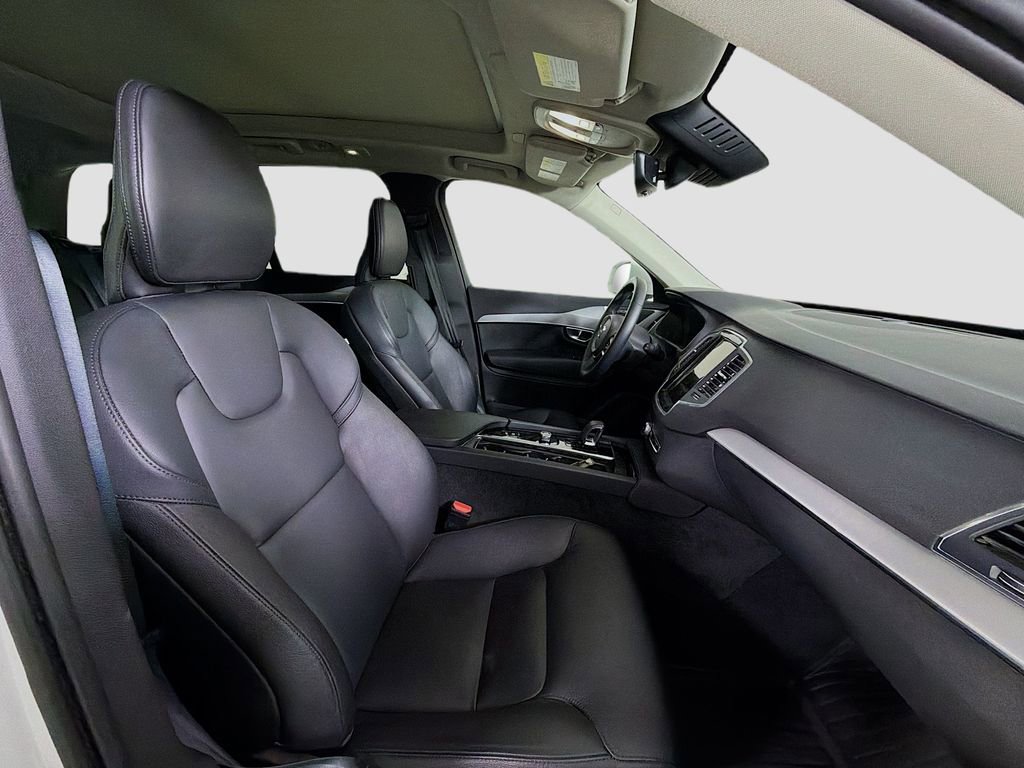 Used 2024 Volvo XC90 B5 Core w/ Protection Package Premier image 32