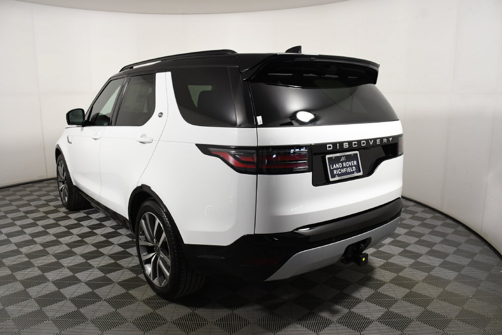 Certified 2026 Land Rover Discovery Limited Edition AWD/4WD image 4