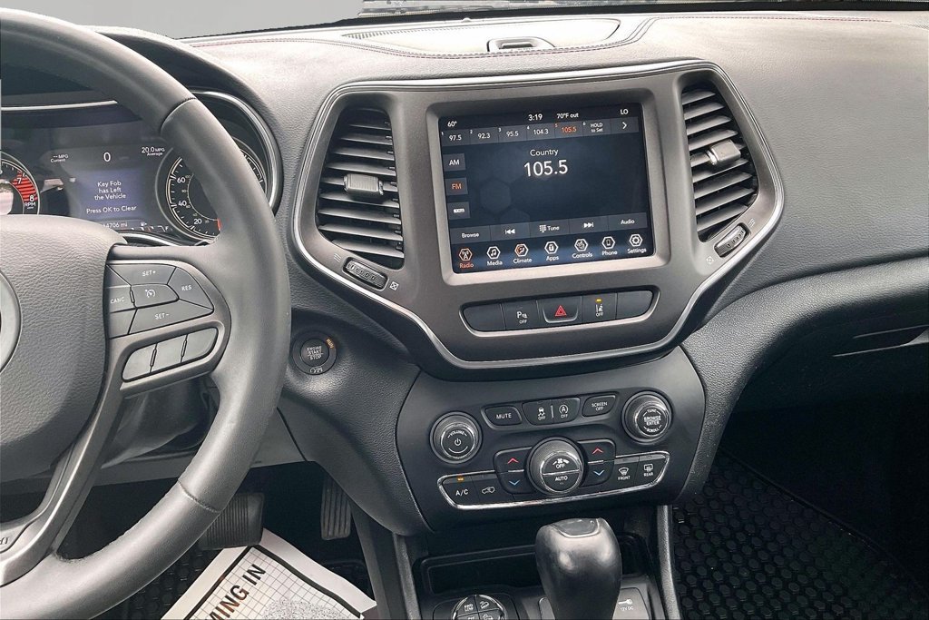 Used 2021 Jeep Cherokee Trailhawk AWD/4WD image 10