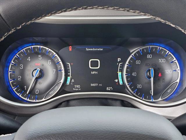 Used 2024 Chrysler Pacifica Touring-L image 11