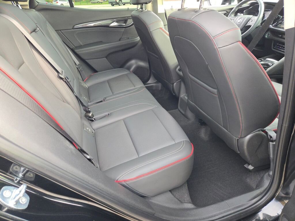 Used 2023 Buick Envision Essence w/ Sport Touring Package AWD/4WD image 9