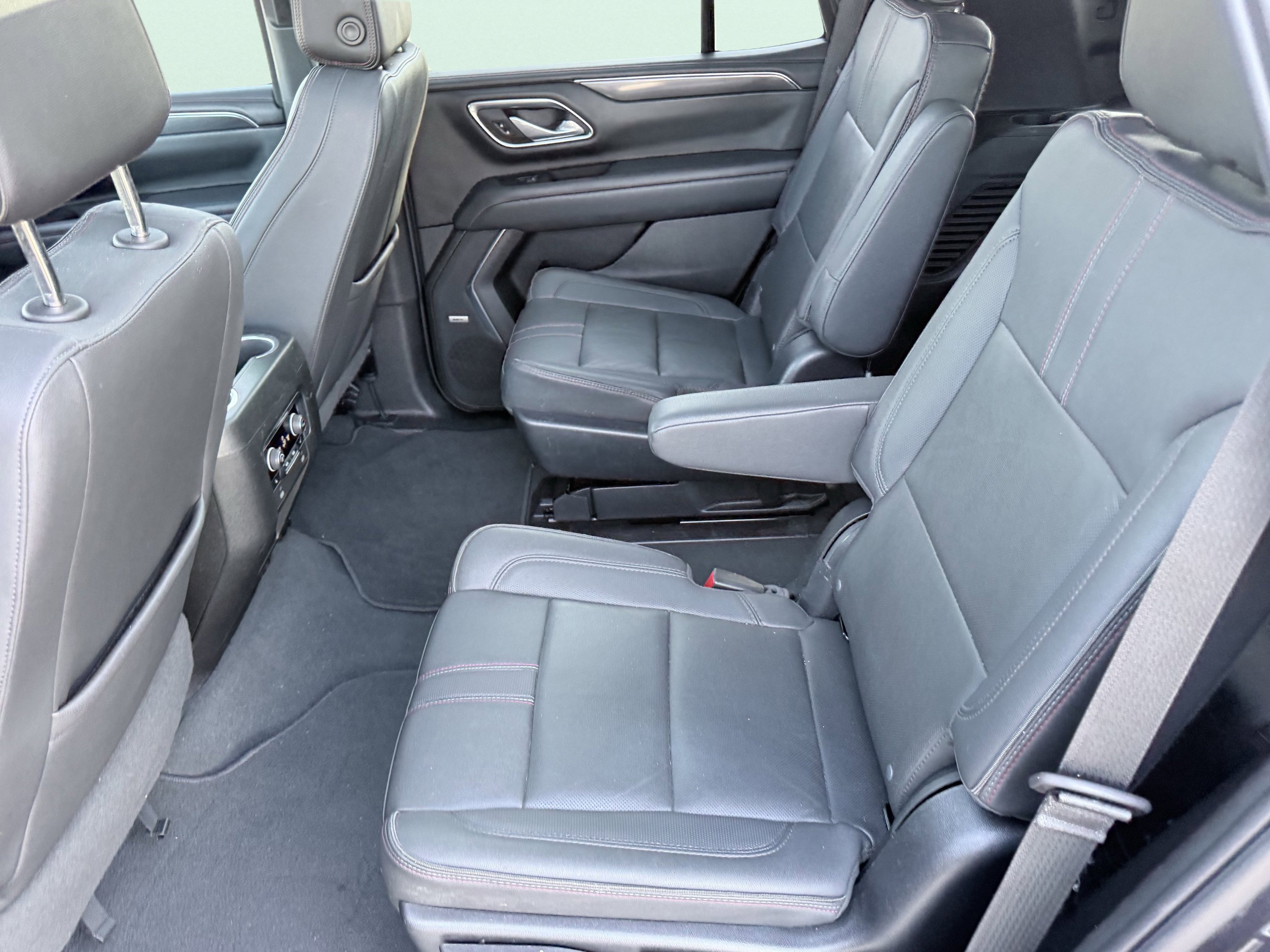 Used 2023 Chevrolet Tahoe RST w/ Luxury Package RWD image 34