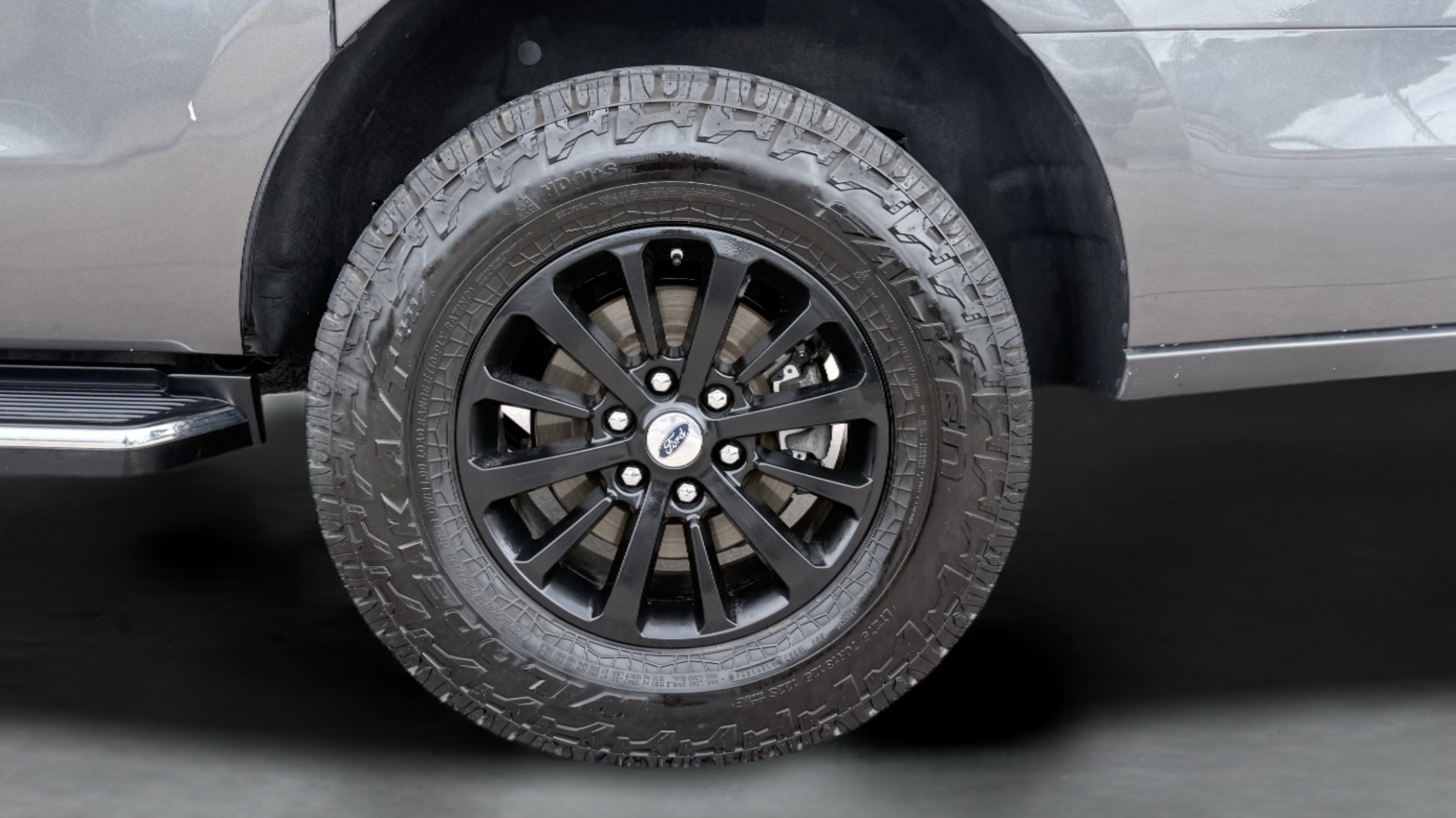Used 2018 Ford Expedition Max XLT w/ Equipment Group 202A RWD image 18