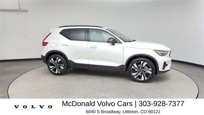 New 2025 Volvo XC40 B5 Plus w/ Protection Package Premier AWD/4WD image 9