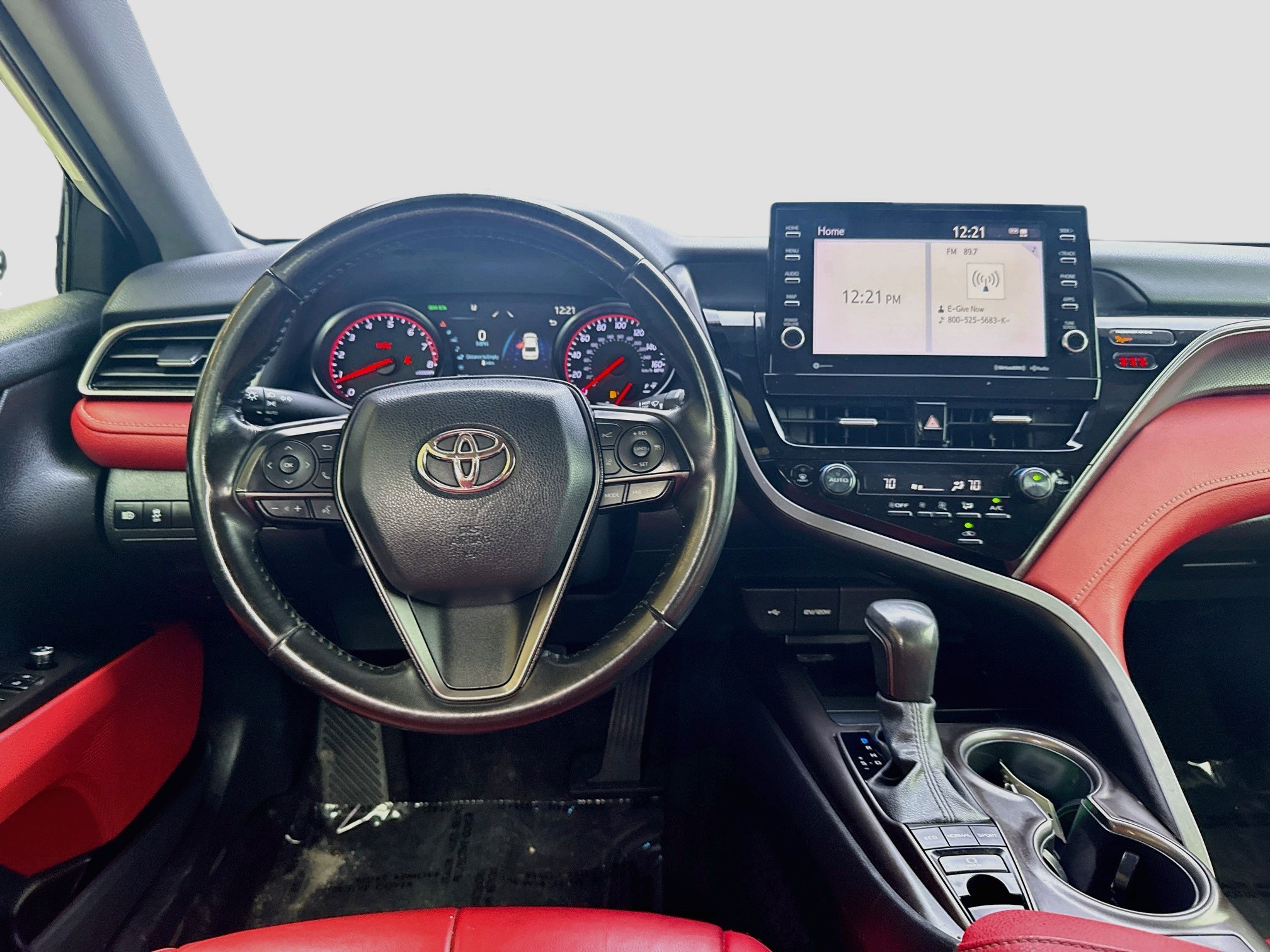 Used 2022 Toyota Camry XSE FWD image 18