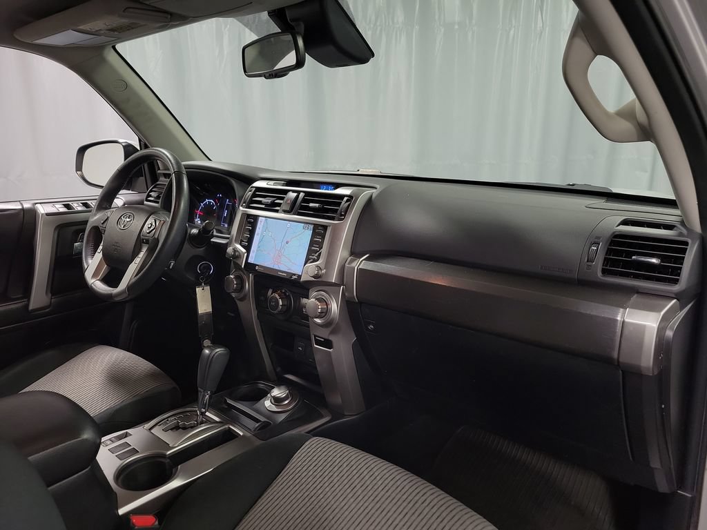 Used 2020 Toyota 4Runner SR5 AWD/4WD image 27
