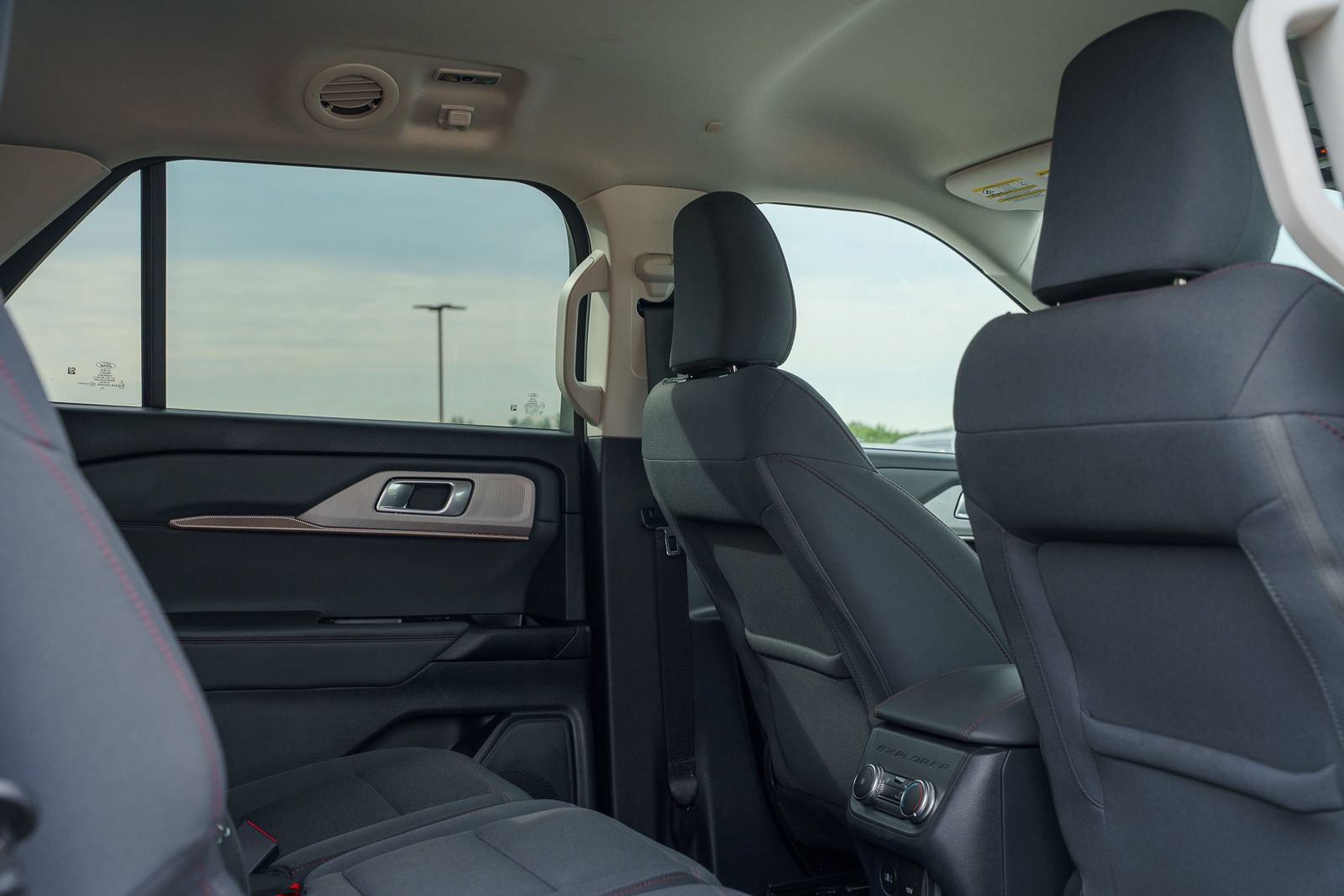 Certified 2025 Ford Explorer Active RWD image 17