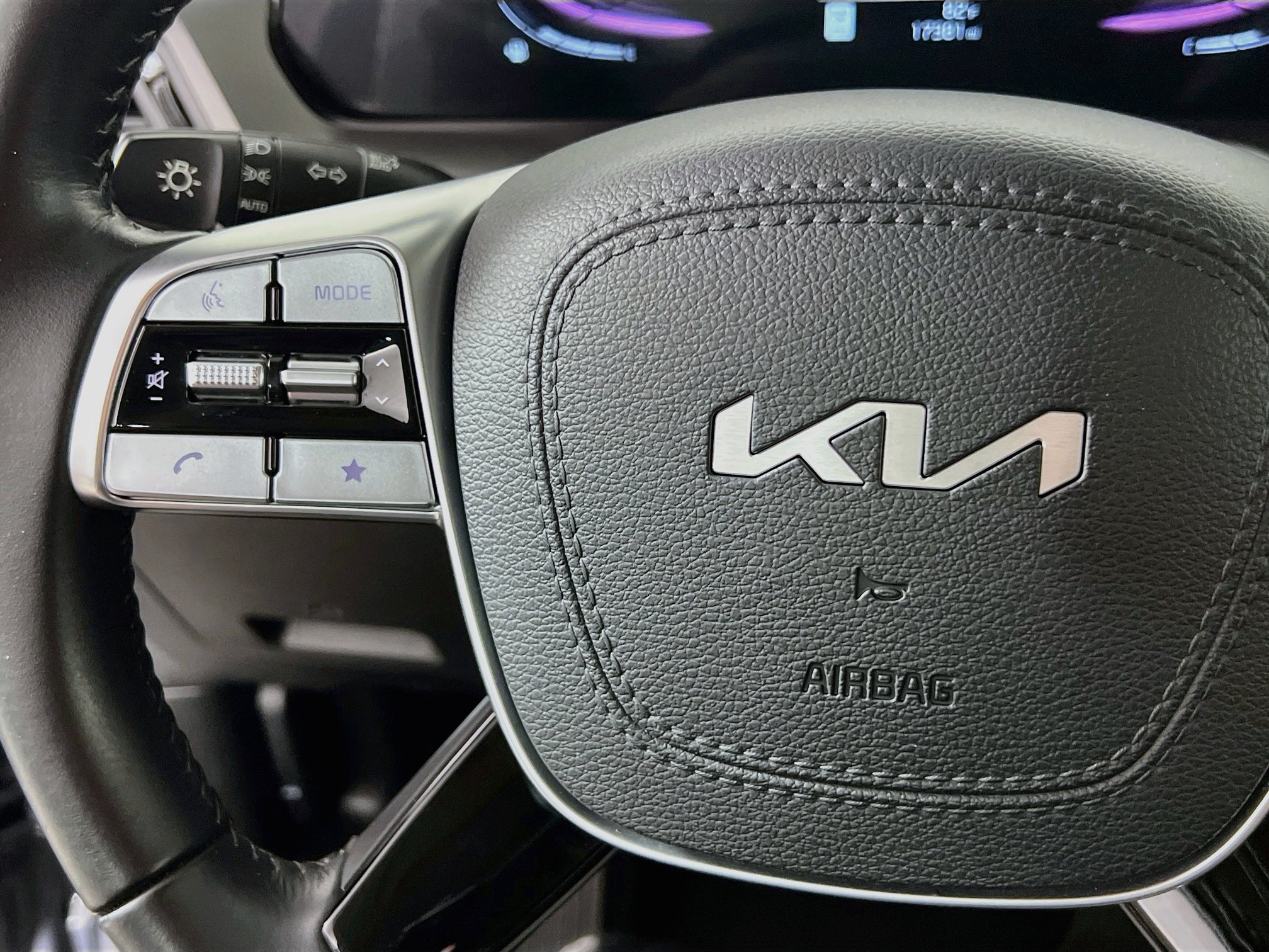 Used 2025 Kia Telluride S FWD image 19