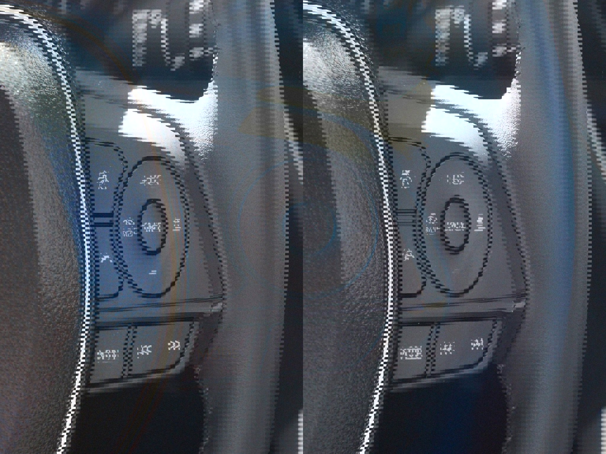 Used 2025 Toyota Corolla Cross LE image 10