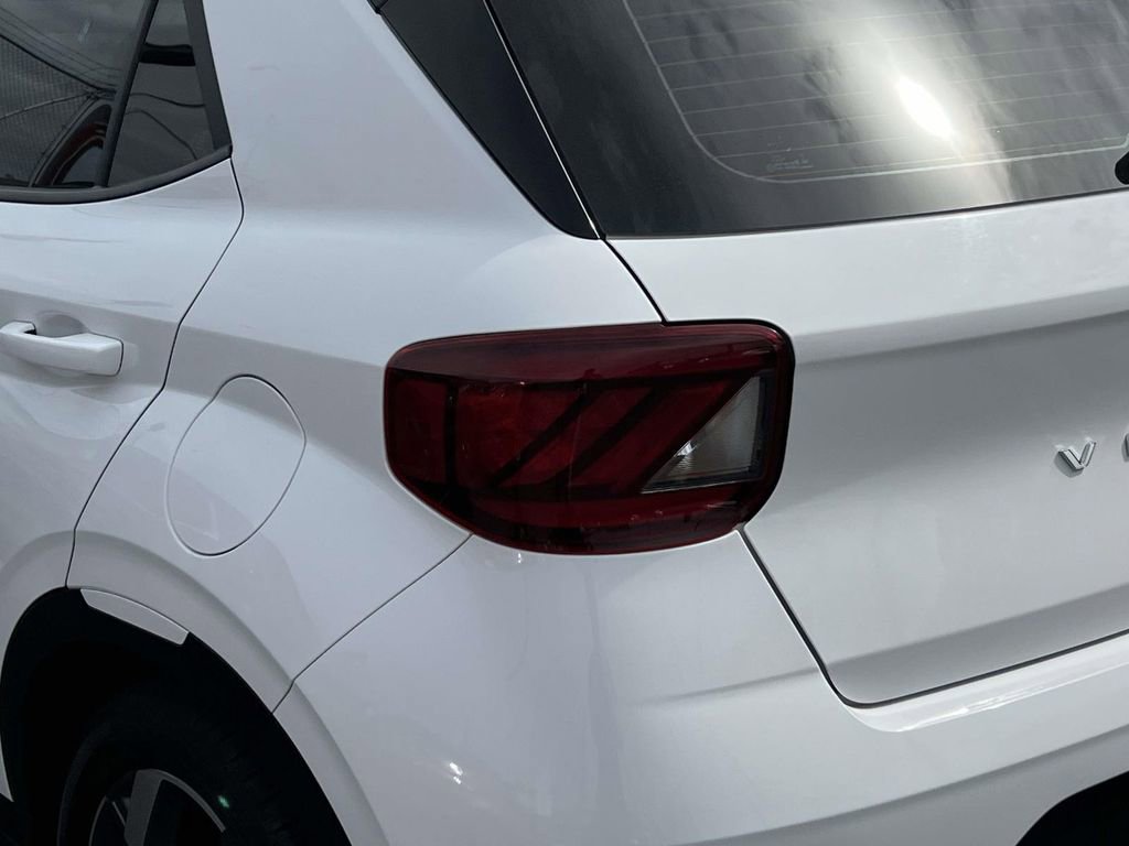 Certified 2023 Hyundai Venue Limited w/ Cargo Package image 11