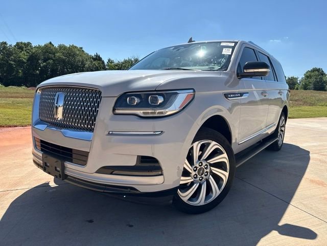 Used 2022 Lincoln Navigator Reserve AWD/4WD image 1