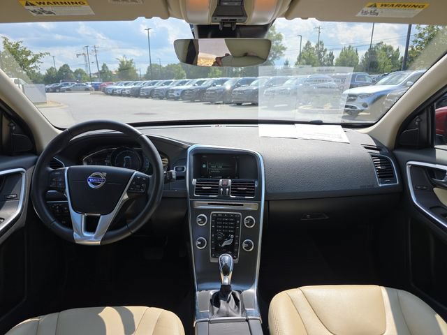 Used 2016 Volvo XC60 T5 Premier w/ Proximity Package FWD image 17