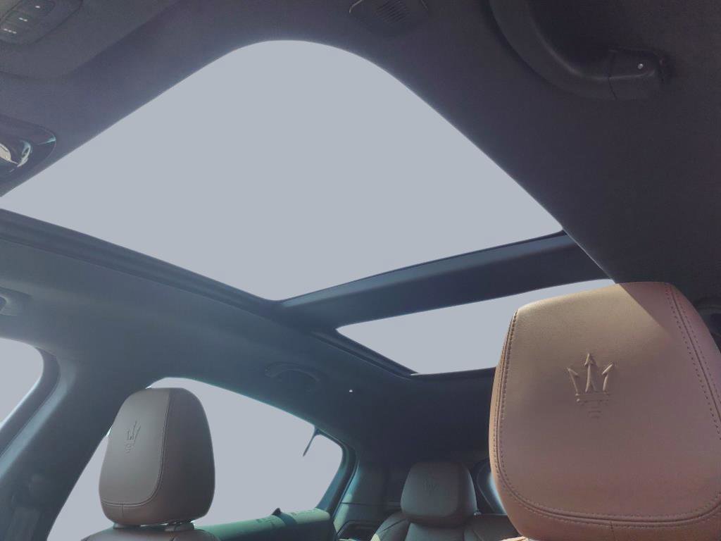 New 2024 Maserati Grecale GT image 4