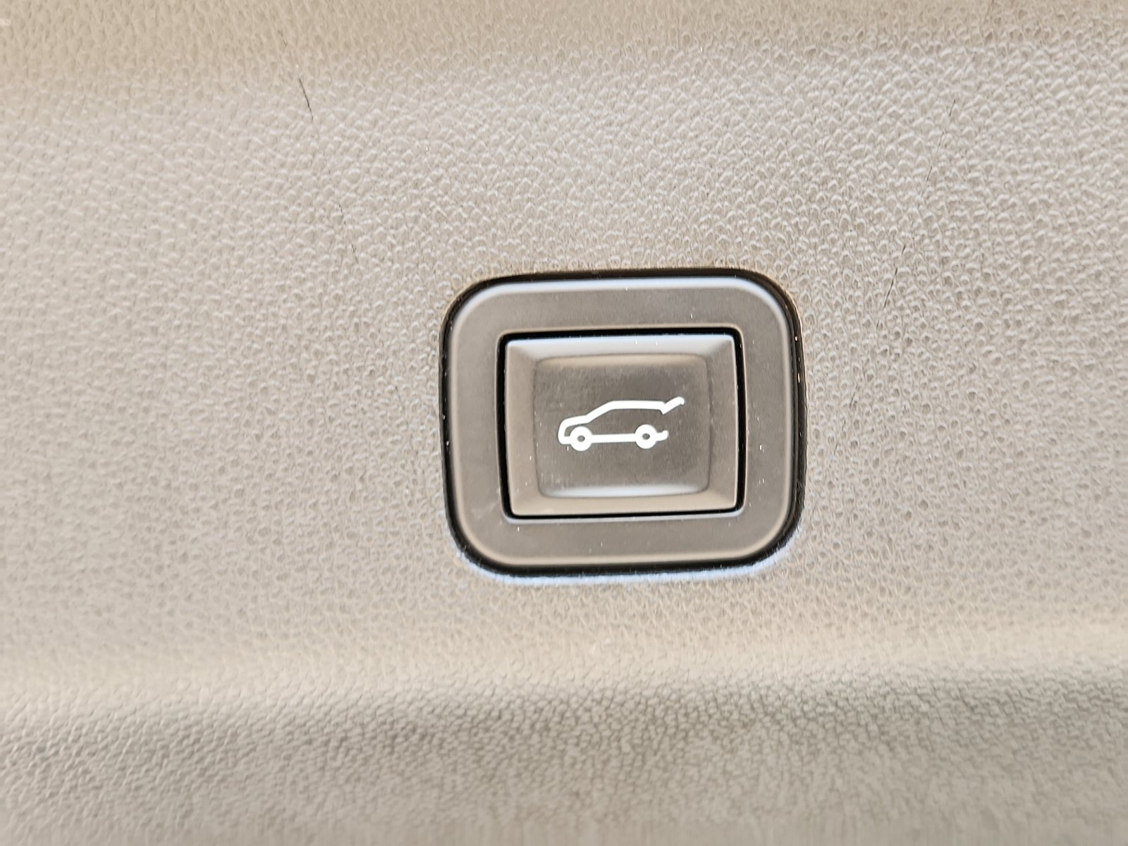 Used 2023 GMC Yukon XL Denali Ultimate w/ LPO, Floor Liner Package AWD/4WD image 10