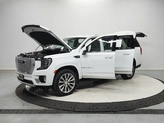 Used 2021 GMC Yukon XL Denali w/ Advanced Technology Package AWD/4WD image 12