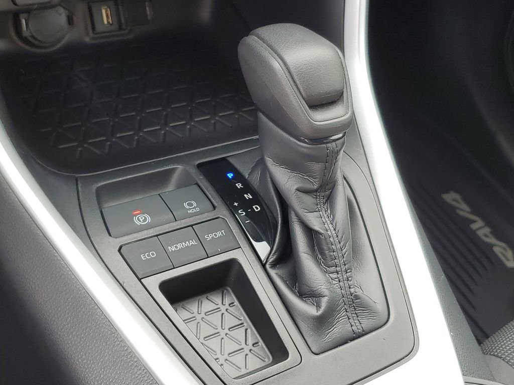 Used 2020 Toyota RAV4 LE w/ All Weather Liner Package FWD image 24