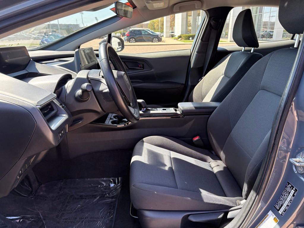 Used 2024 Toyota Prius LE FWD image 12