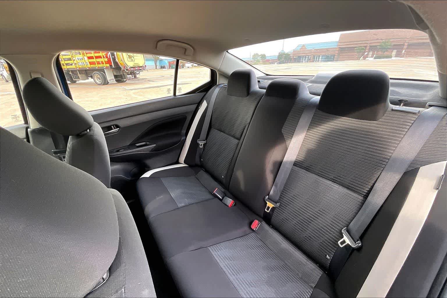 Used 2022 Nissan Versa SV FWD image 28