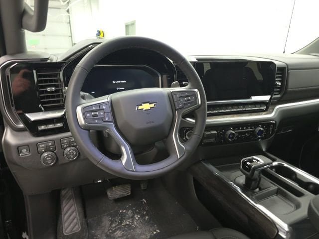 New 2026 Chevrolet Silverado 1500 LTZ w/ Technology Package AWD/4WD image 10