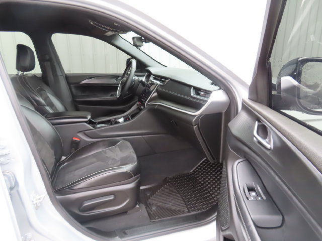 Used 2023 Jeep Grand Cherokee Altitude AWD/4WD image 22