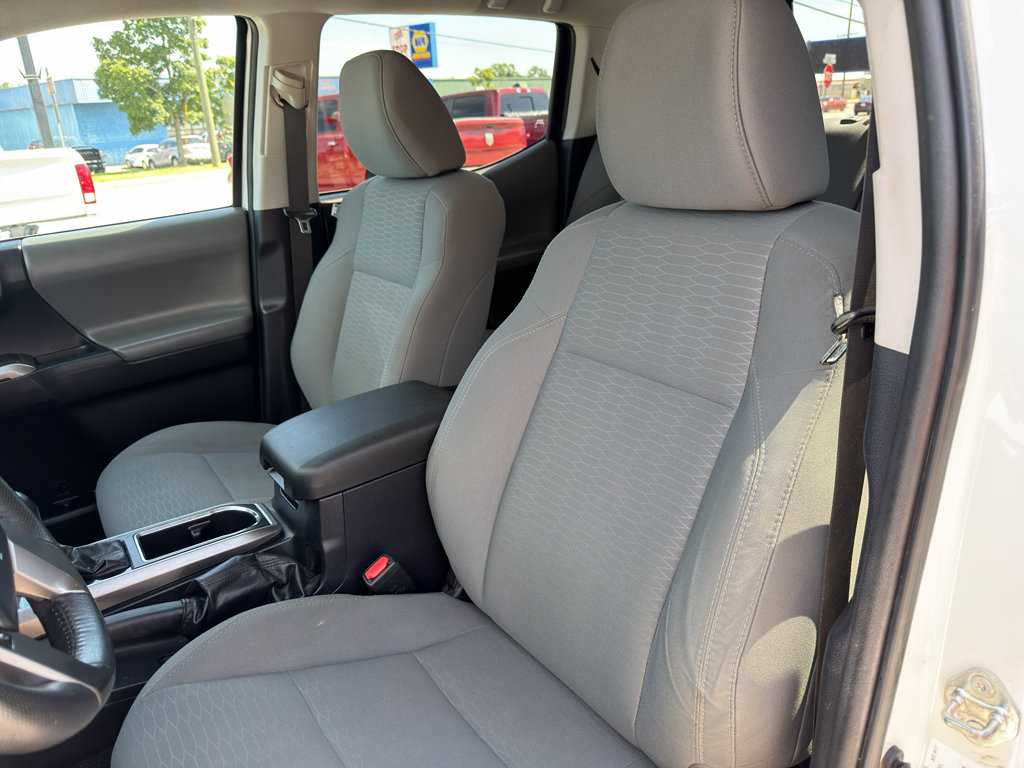 Used 2017 Toyota Tacoma SR5 w/ Tow Package RWD image 19