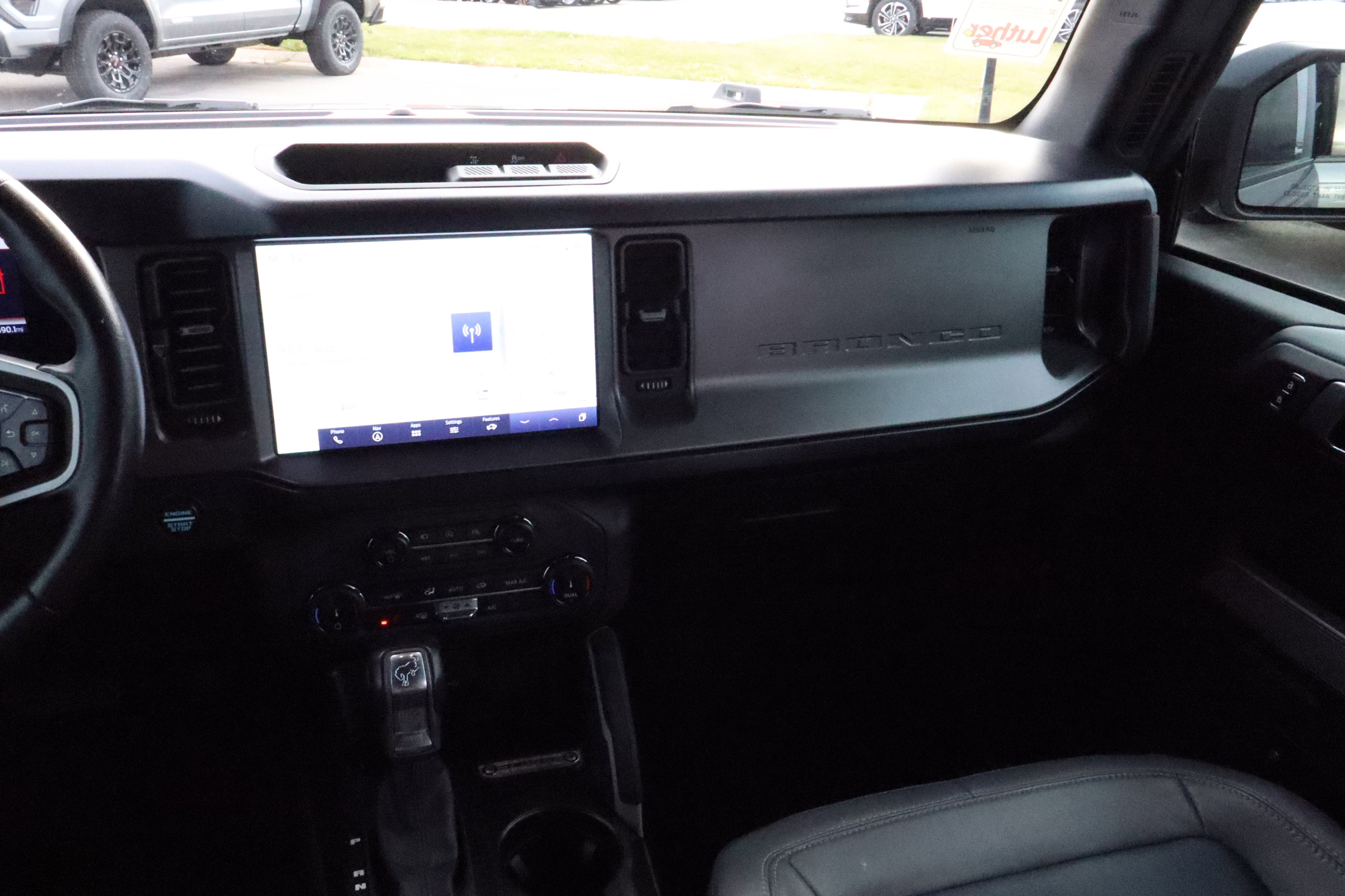 Used 2022 Ford Bronco Outer Banks image 11