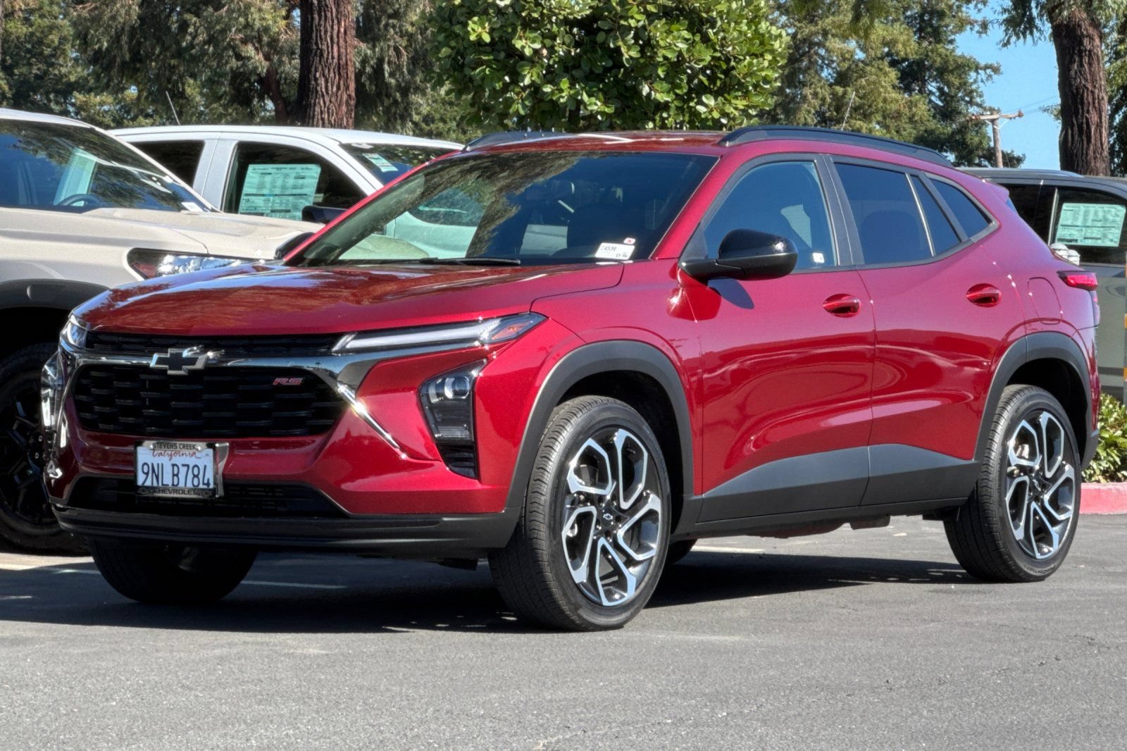 Used 2025 Chevrolet Trax RS FWD image 9