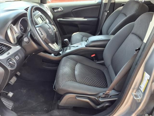 Used 2018 Dodge Journey SE w/ Connectivity Group FWD image 32