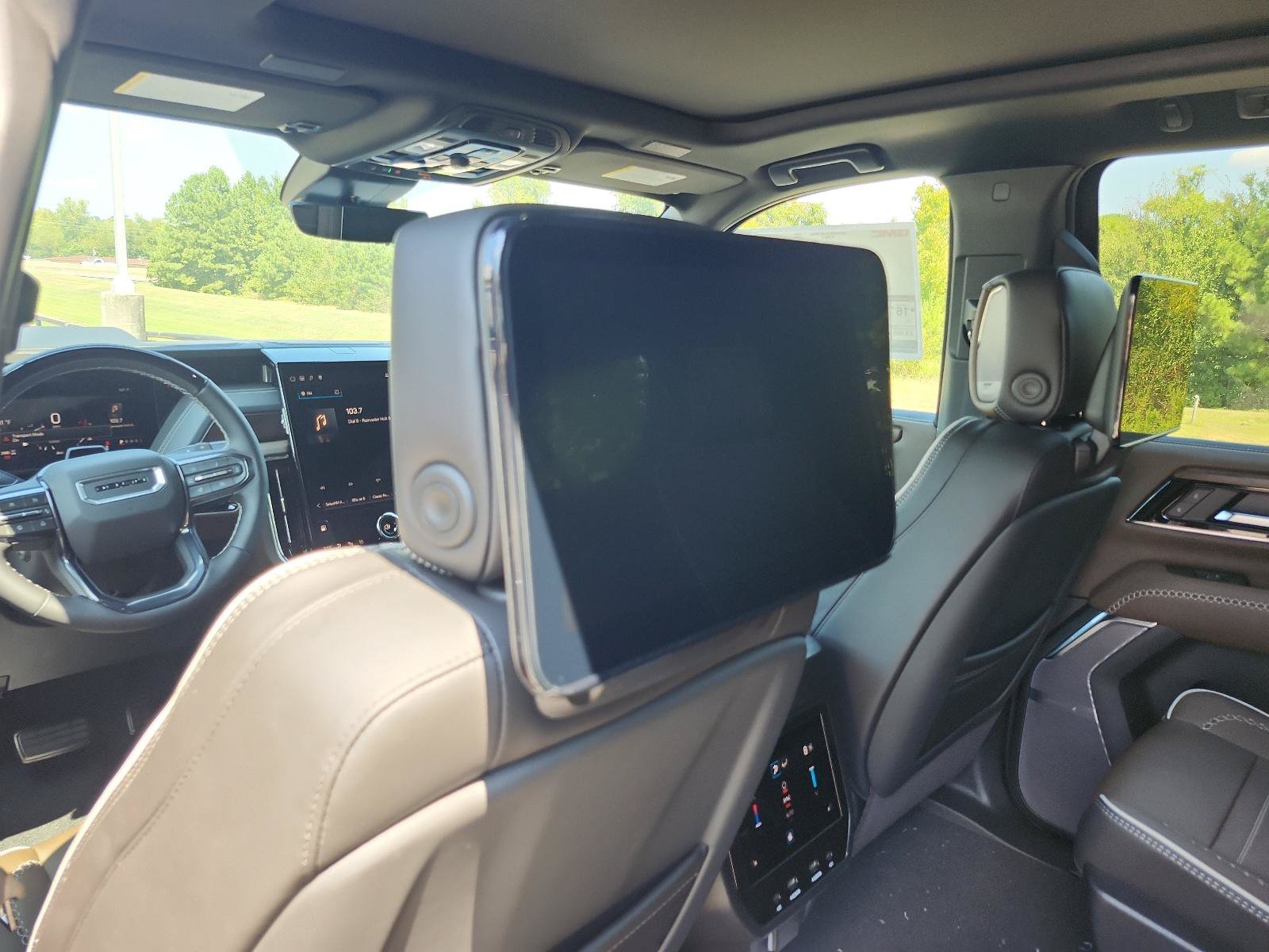 New 2026 GMC Yukon XL Denali Ultimate AWD/4WD image 12