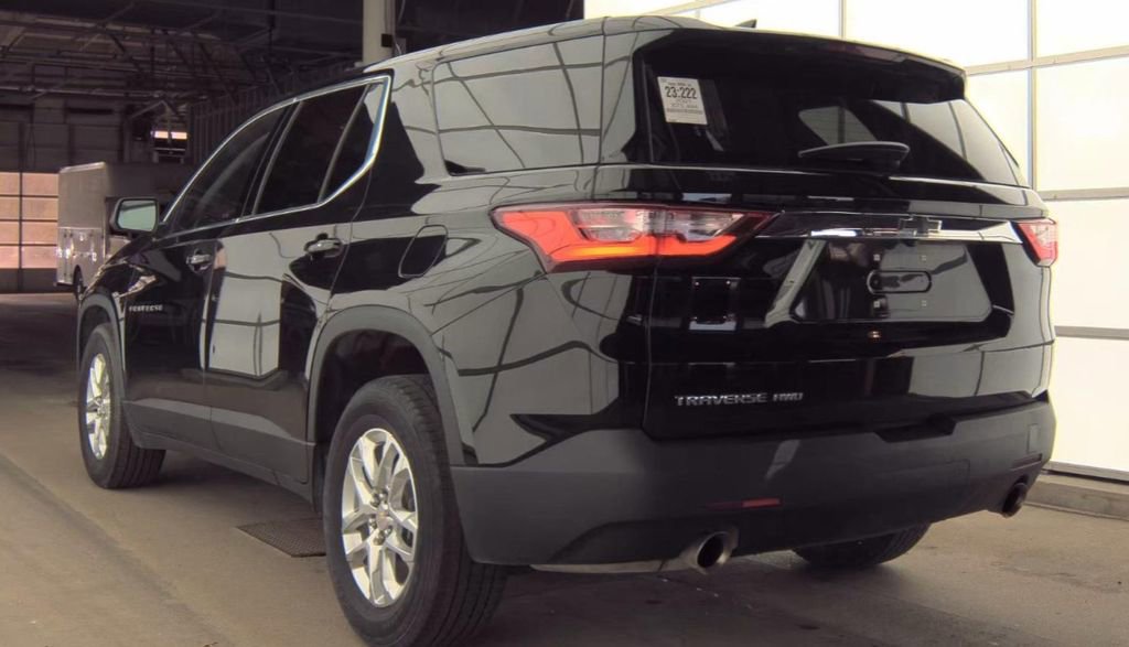 Used 2021 Chevrolet Traverse LS w/ LPO, Cargo Package AWD/4WD image 4