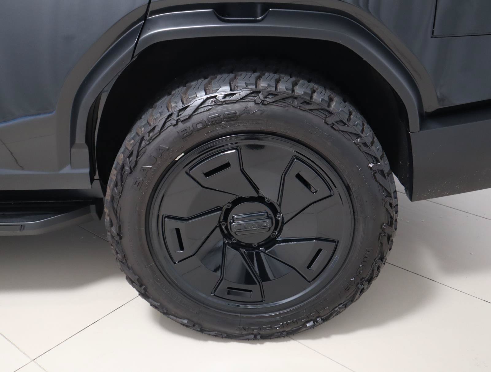 Used 2024 Cadillac Escalade Premium Luxury AWD/4WD image 9