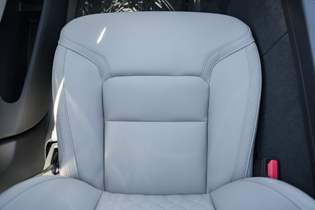 New 2027 Volvo XC60 B5 Plus AWD/4WD image 32