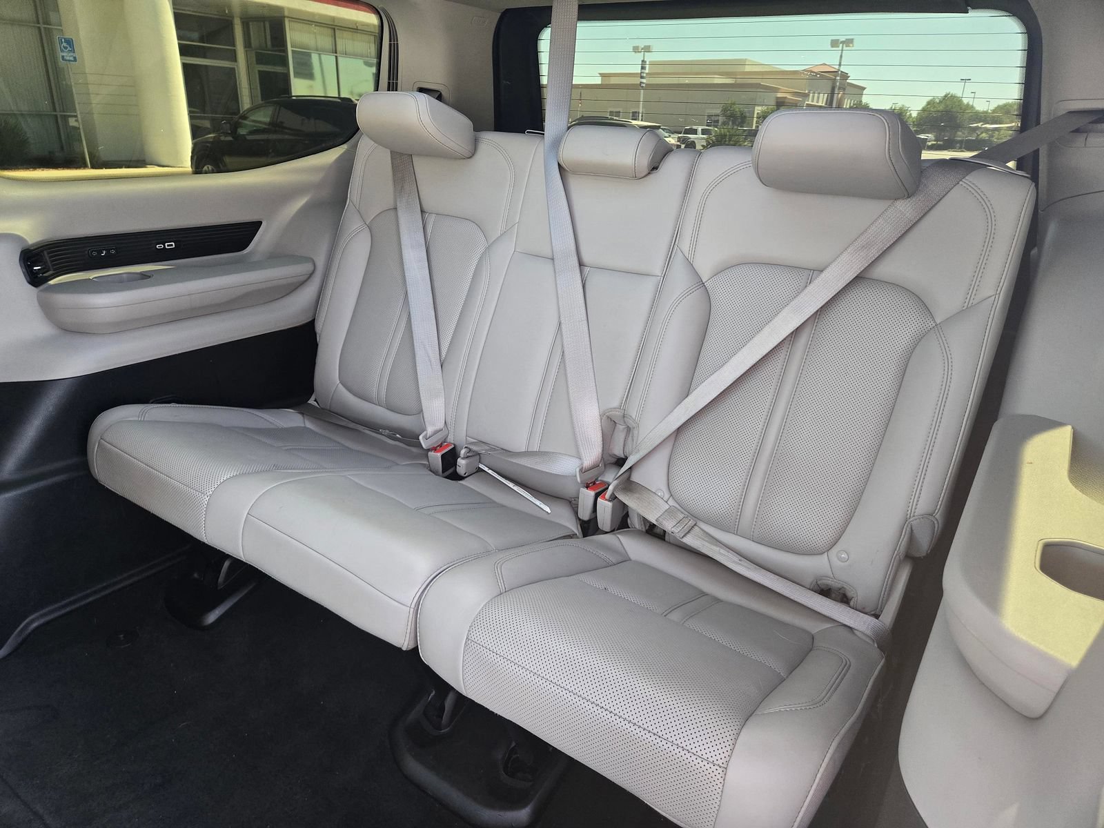 Used 2022 Jeep Wagoneer Series II w/ Premium Group I AWD/4WD image 5