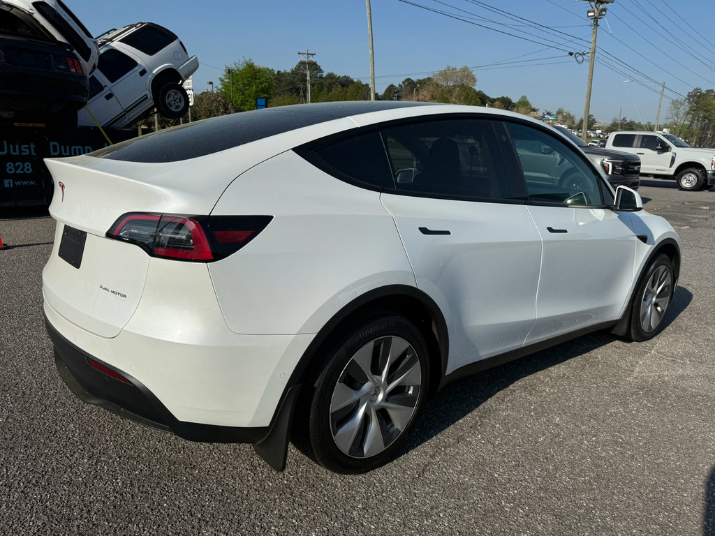 Used 2022 Tesla Model Y Long Range image 7