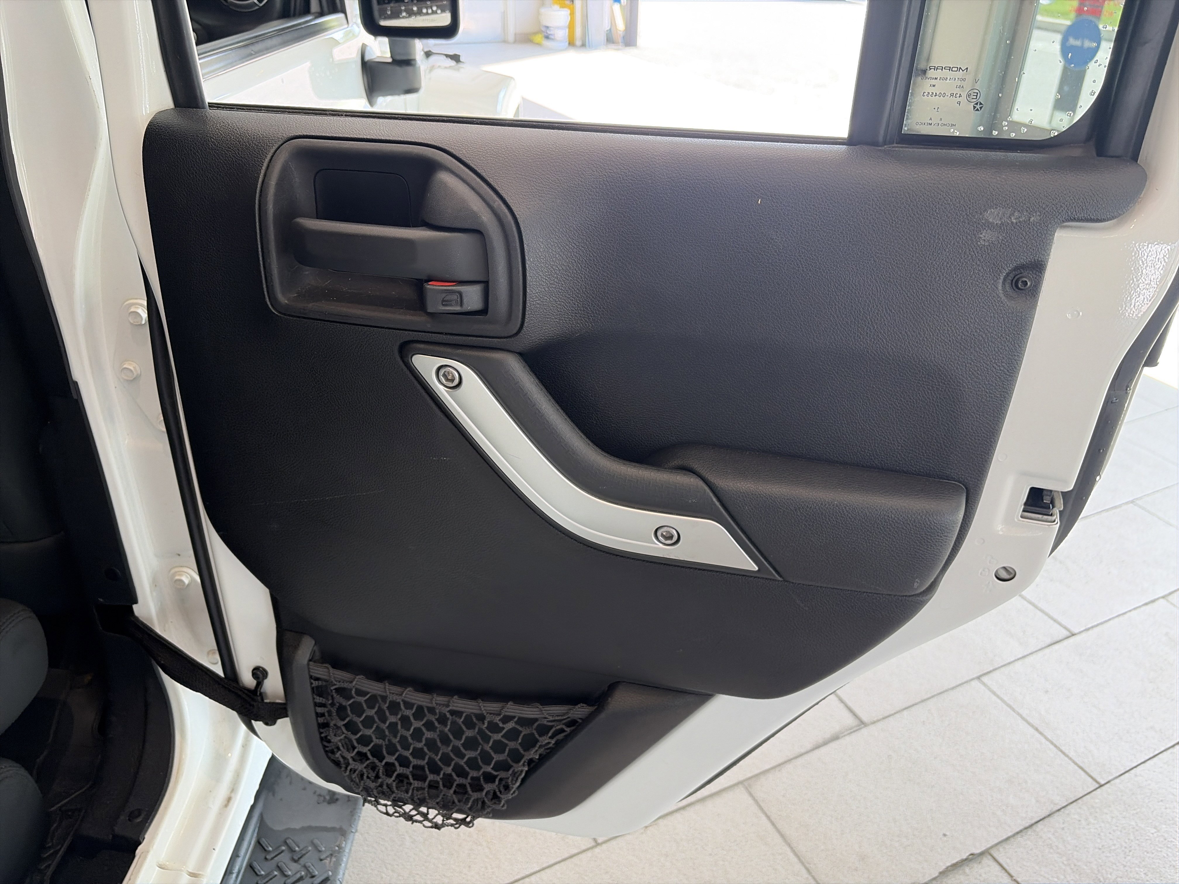 Used 2012 Jeep Wrangler Unlimited Sahara w/ Connectivity Group image 29